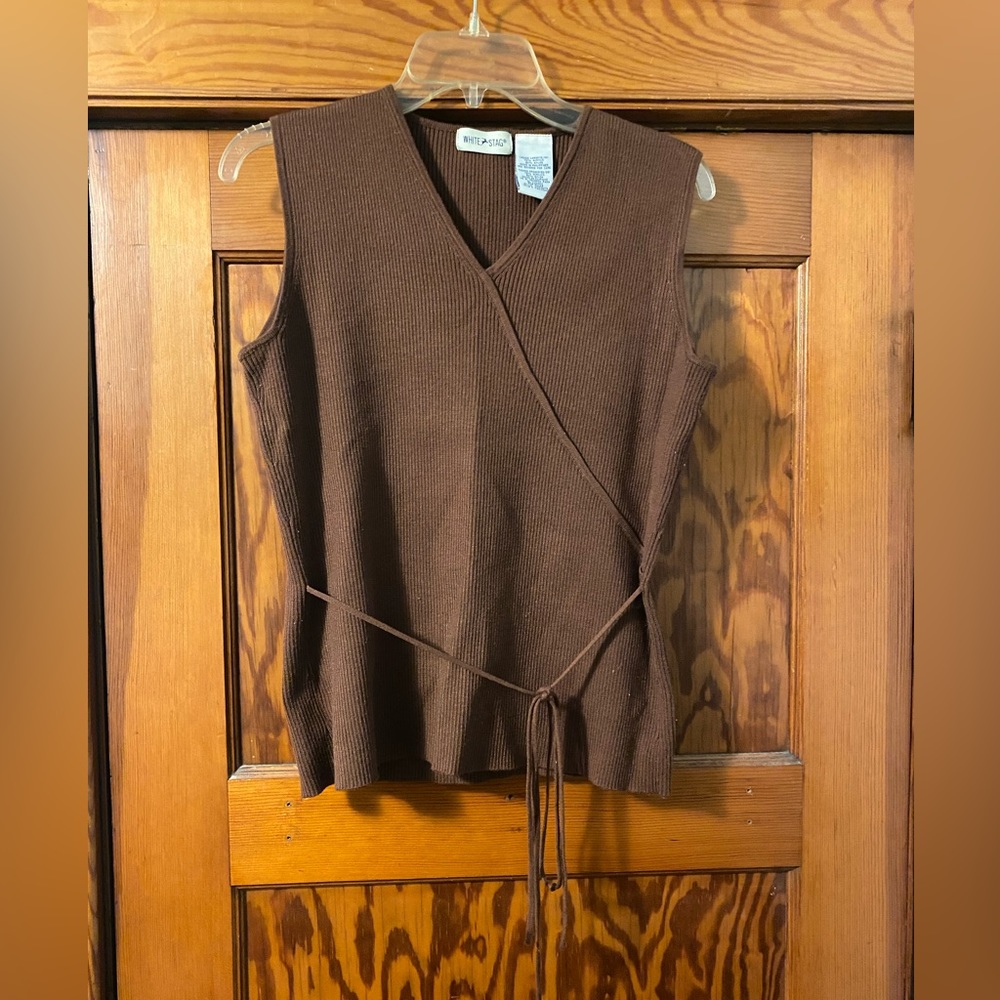 Ladies White Stag Brown Ribbed Sleeveless V-Neck Pullover Top Size Large